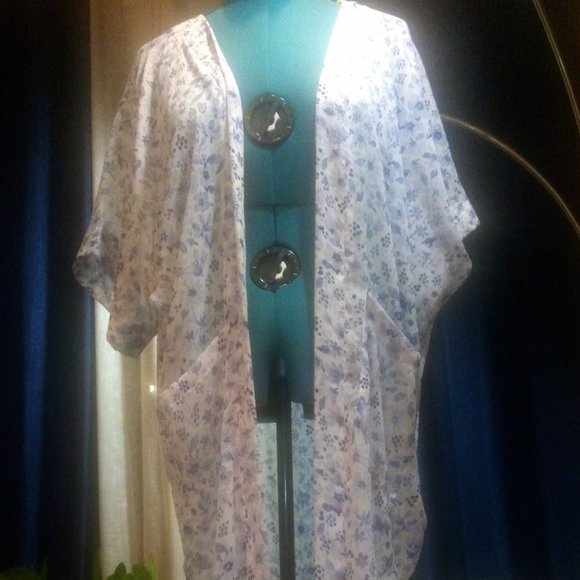 Rachel Zoe Semi-Sheer Blue Floral Kimono / Duster One Size - Picture 2 of 15